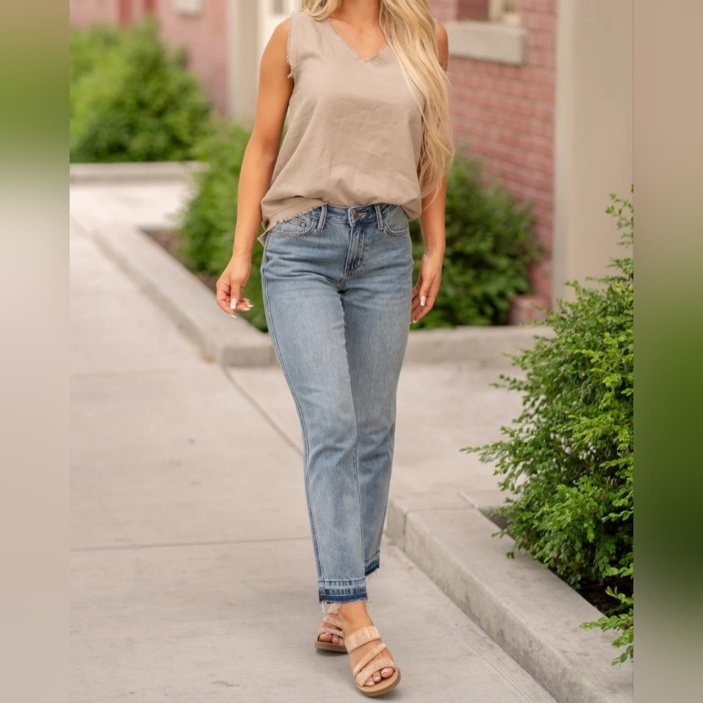 Judy Blue Mid Rise Rigid Magic Straight Leg Released Hem Jeans Regular Plus NEW - Picture 7 of 16